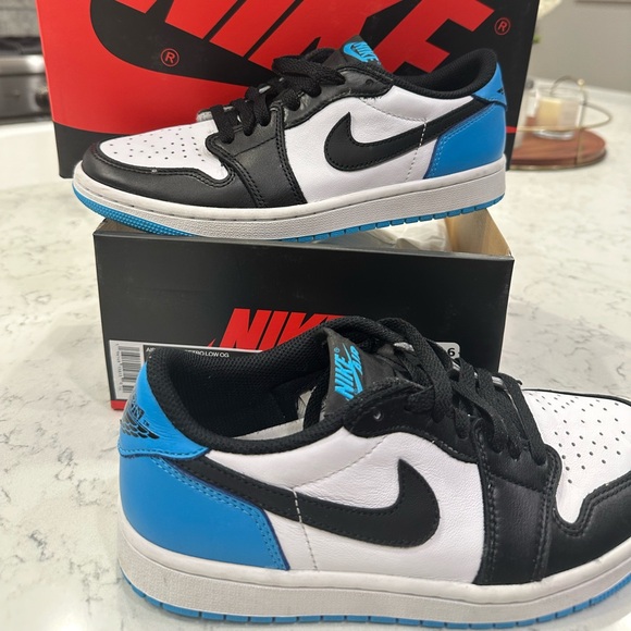 Air Jordan 1 Retro Low OG - Picture 8 of 8